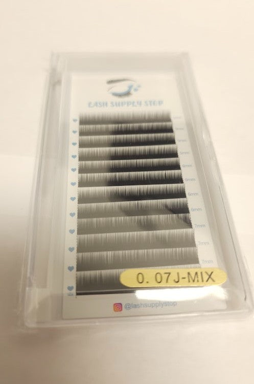 0.07 J curl mix bottom lash